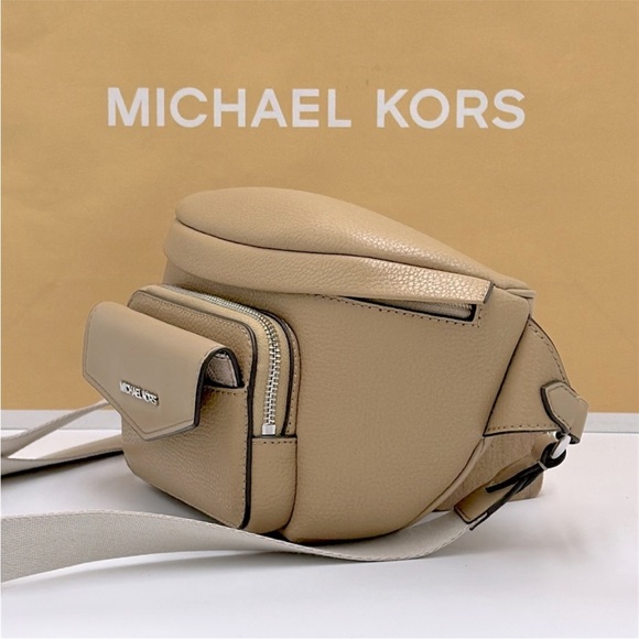 Michael Kors Maisie Lg Pebbled Leather 2-in-1 Sling Pack Fanny Pack Waist Belt - Picture 5 of 16